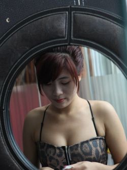 业余艺术写真裸模Kim,中年妇女人体艺术照